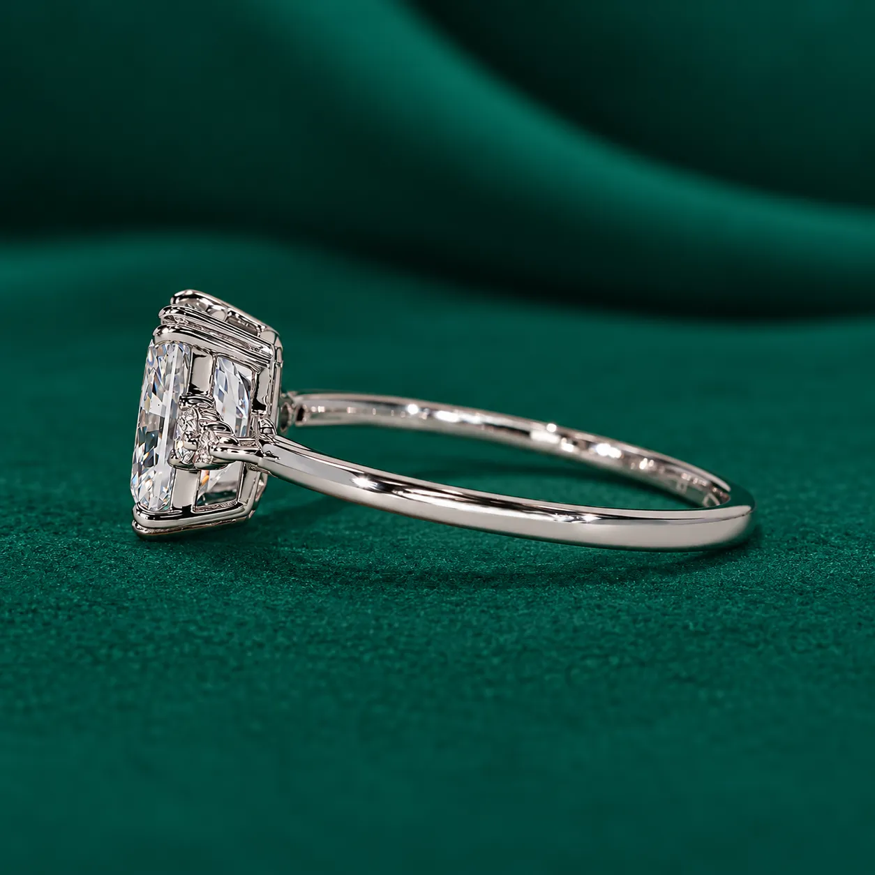 Lab grown diamond proposal ring for her
