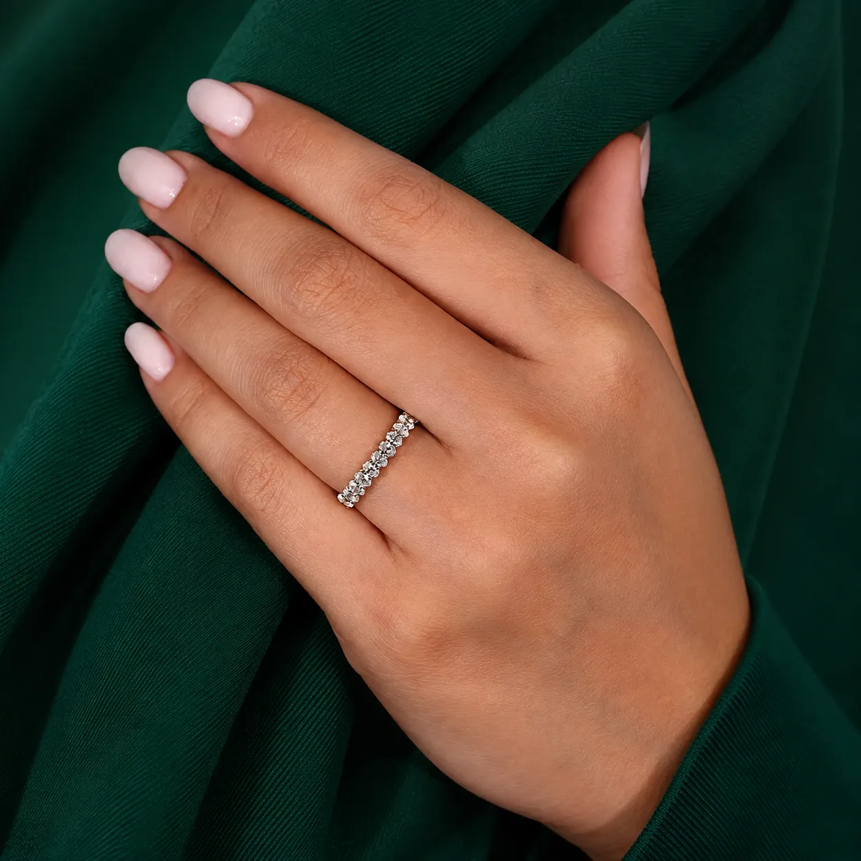 Oval diamond women's wedding band